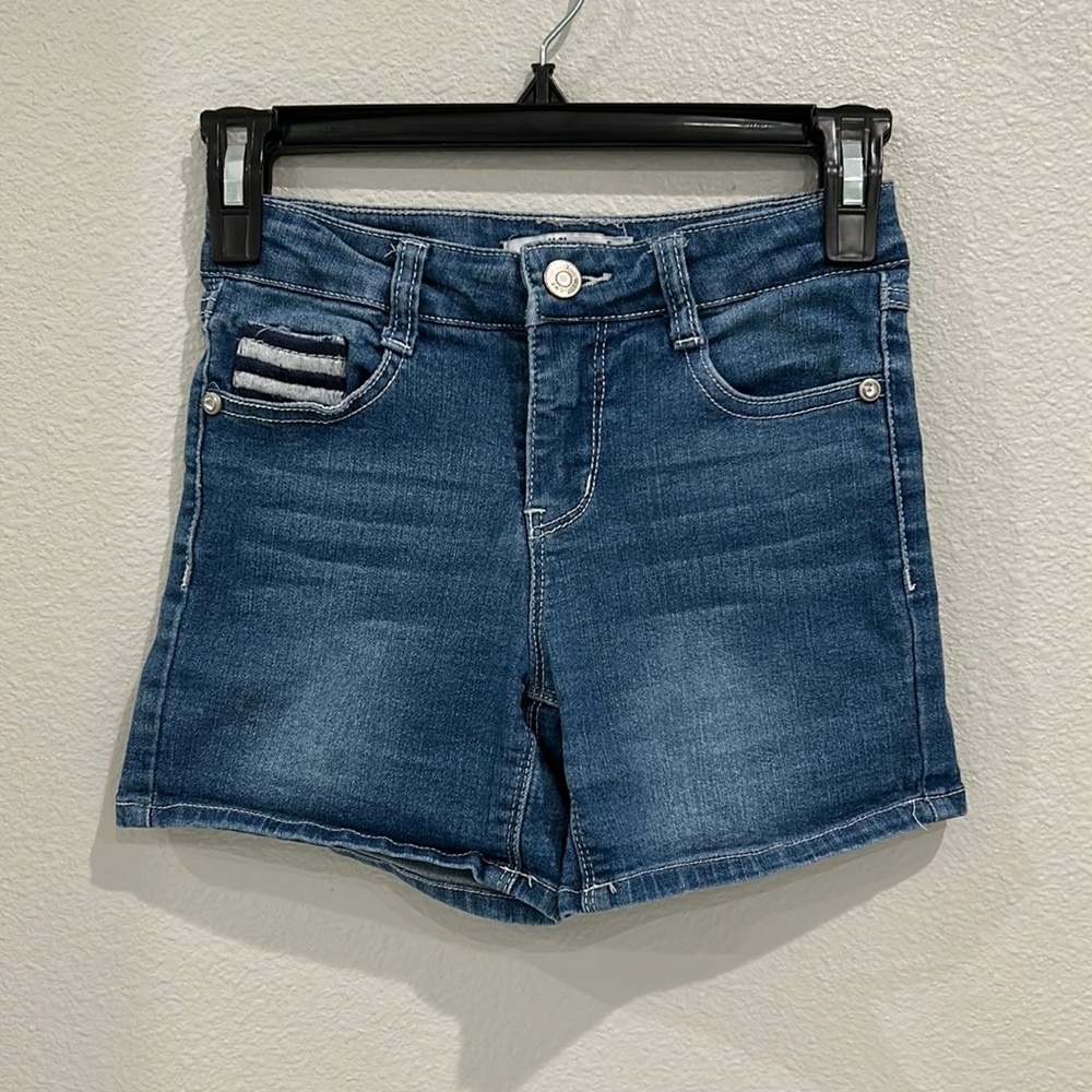 Cute stylish shorts - Picture 1 of 3